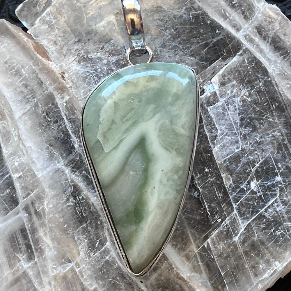 Green Imperial Jasper Crystal Stone Jewelry Vintage Styled Pendant